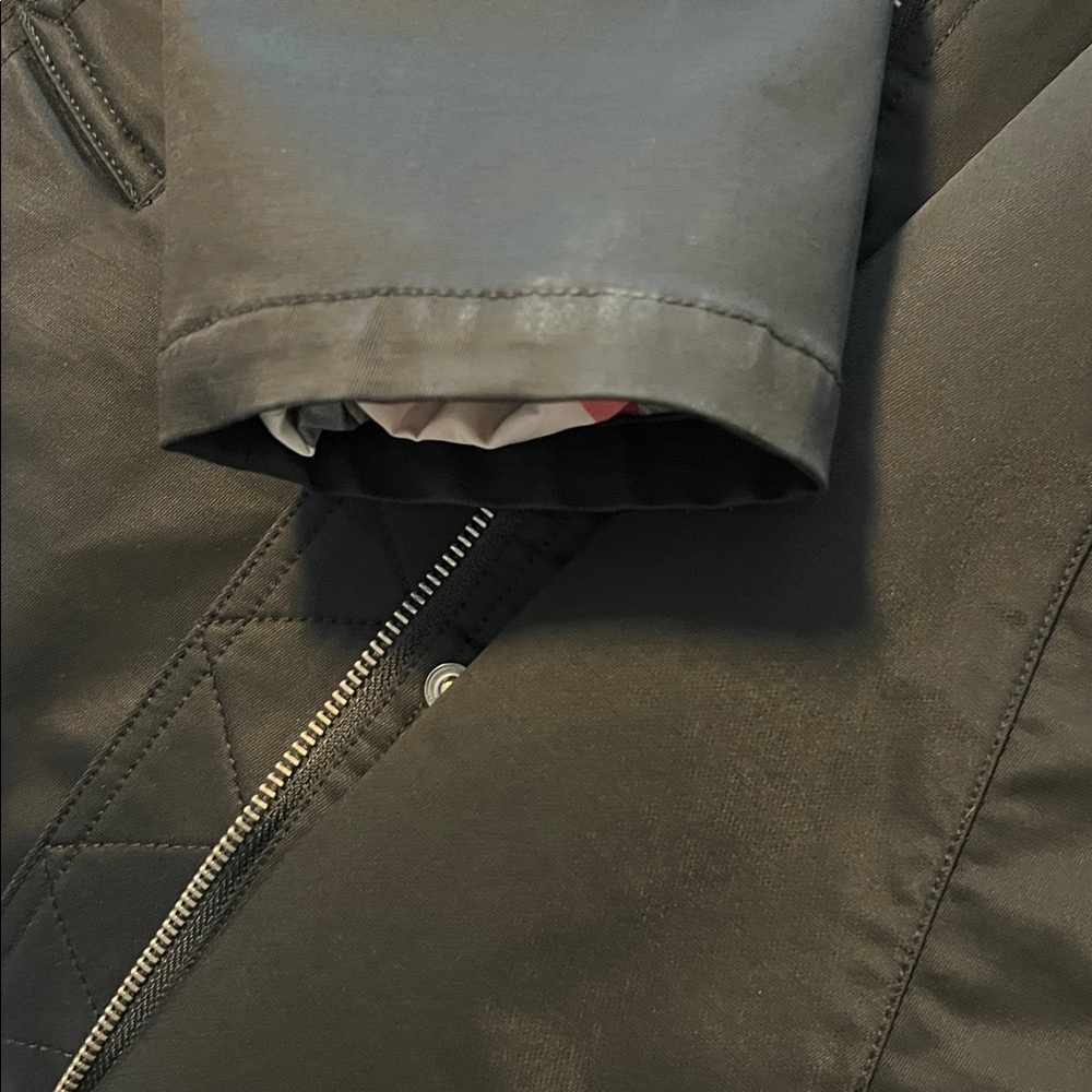 Burberry Black Hooded Raincoat with Signature Check Lining - Picture 7 of 8